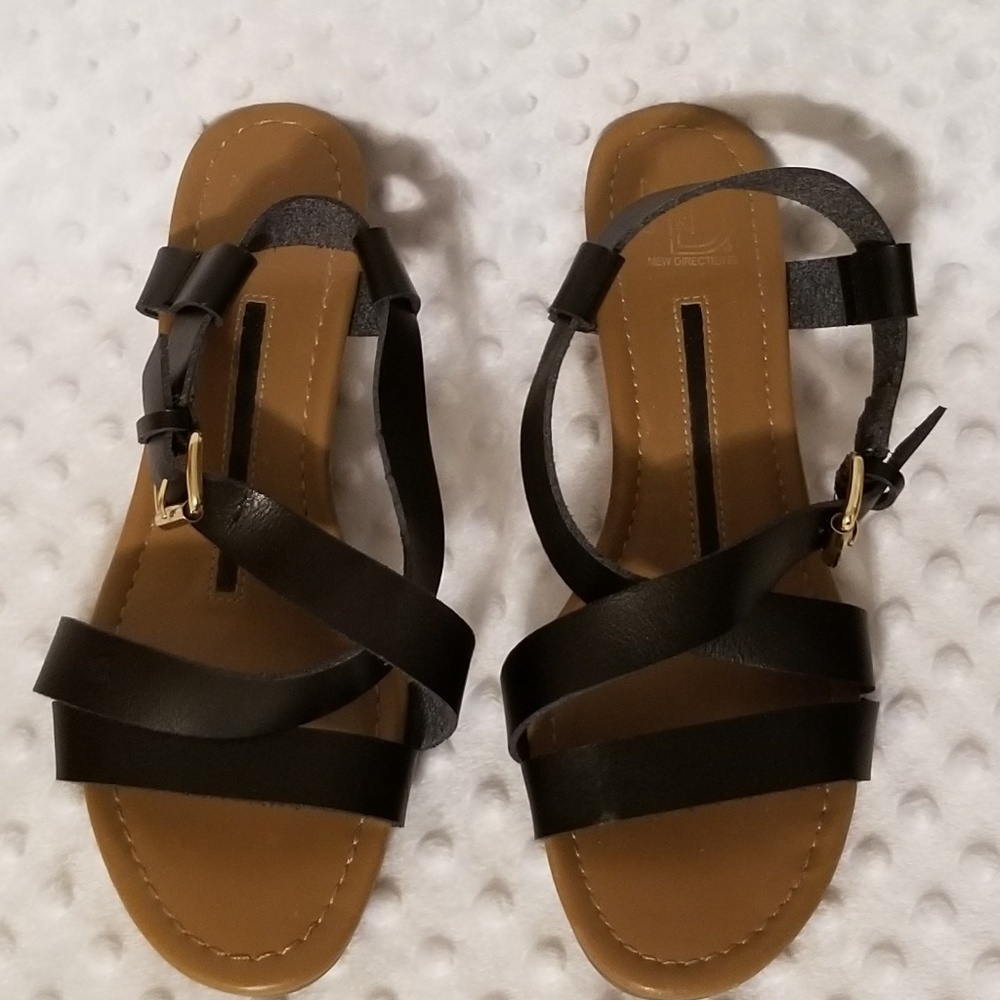 Low heel sandals